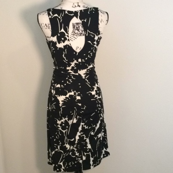 Express Black and White Floral Dress - Picture 2 of 7